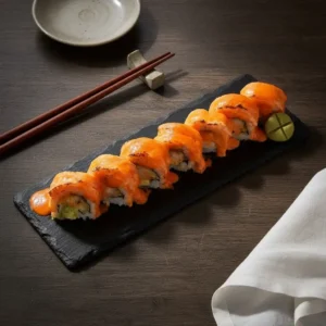 Torched Salmon Maki (8- Pieces)